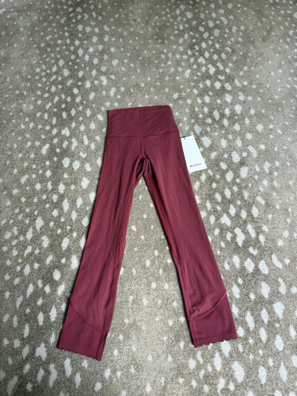 lululemon athletica women’s  High-Waist Leggings crop in Mauve Pink scalloped